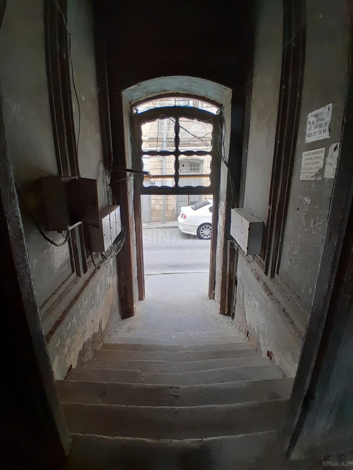 Satılır 4 otaqlı mənzil 130 m²