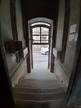 Satılır 4 otaqlı mənzil 130 m²