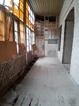 Satılır 4 otaqlı mənzil 130 m²
