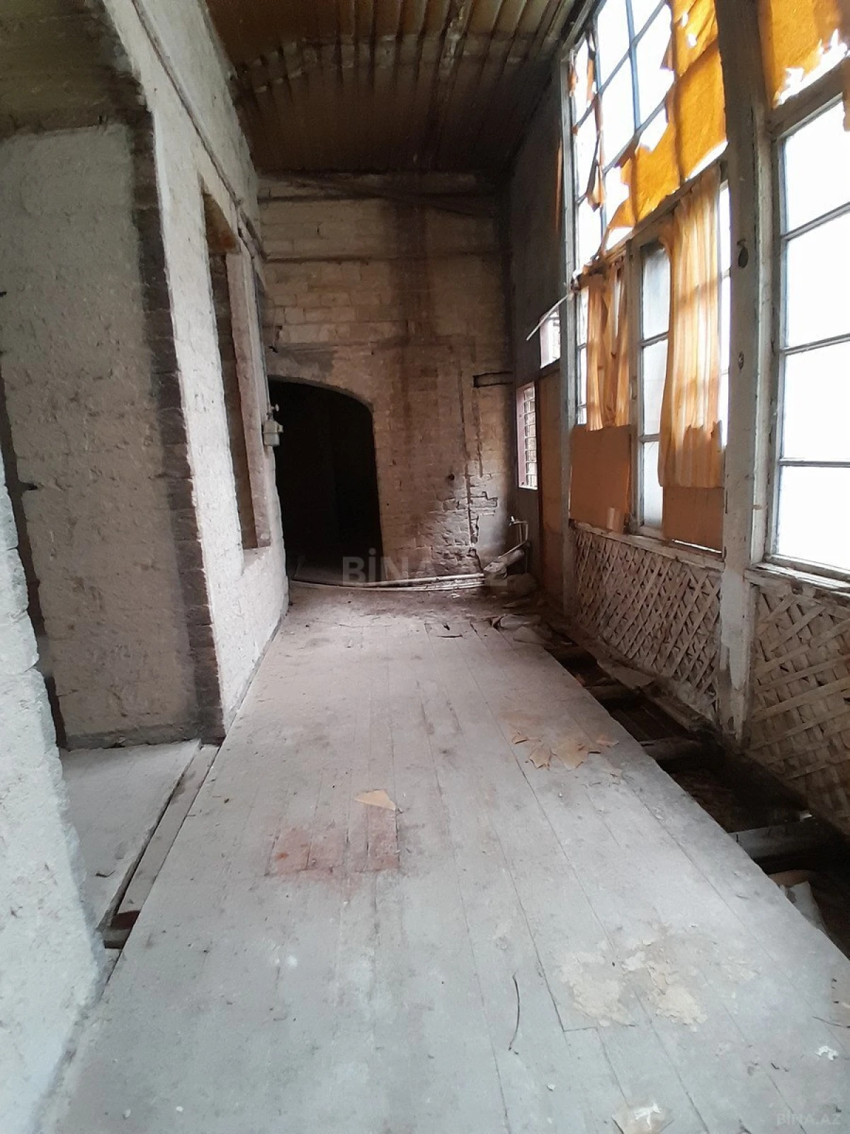 Satılır 4 otaqlı mənzil 130 m²