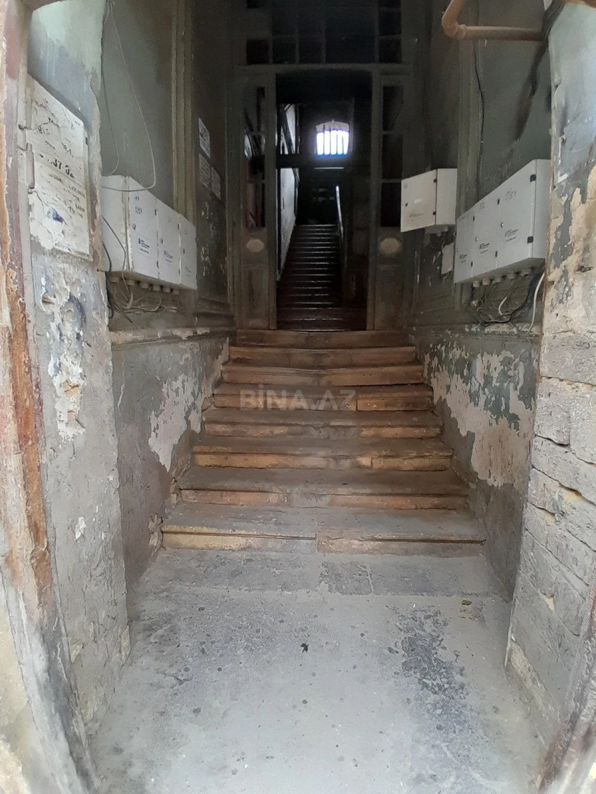 Satılır 4 otaqlı mənzil 130 m²