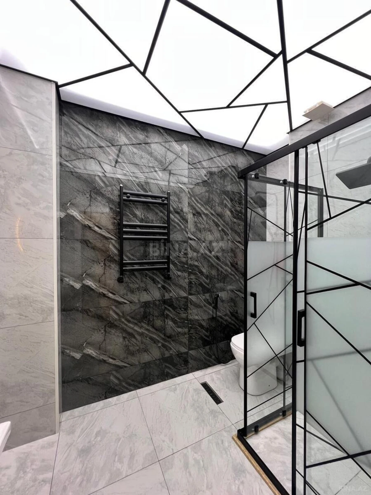 Satılır 3 otaqlı mənzil 93 m²