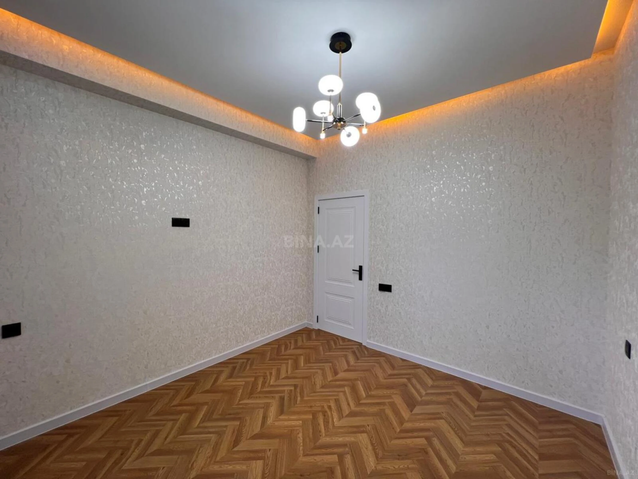 Satılır 3 otaqlı mənzil 93 m²