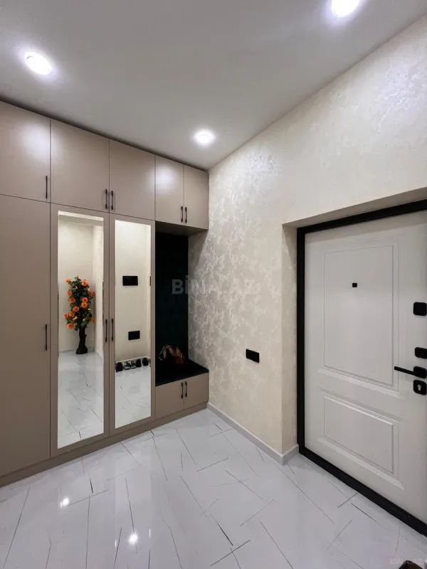 Satılır 3 otaqlı mənzil 93 m²