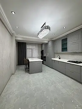 Satılır 3 otaqlı mənzil 138 m²