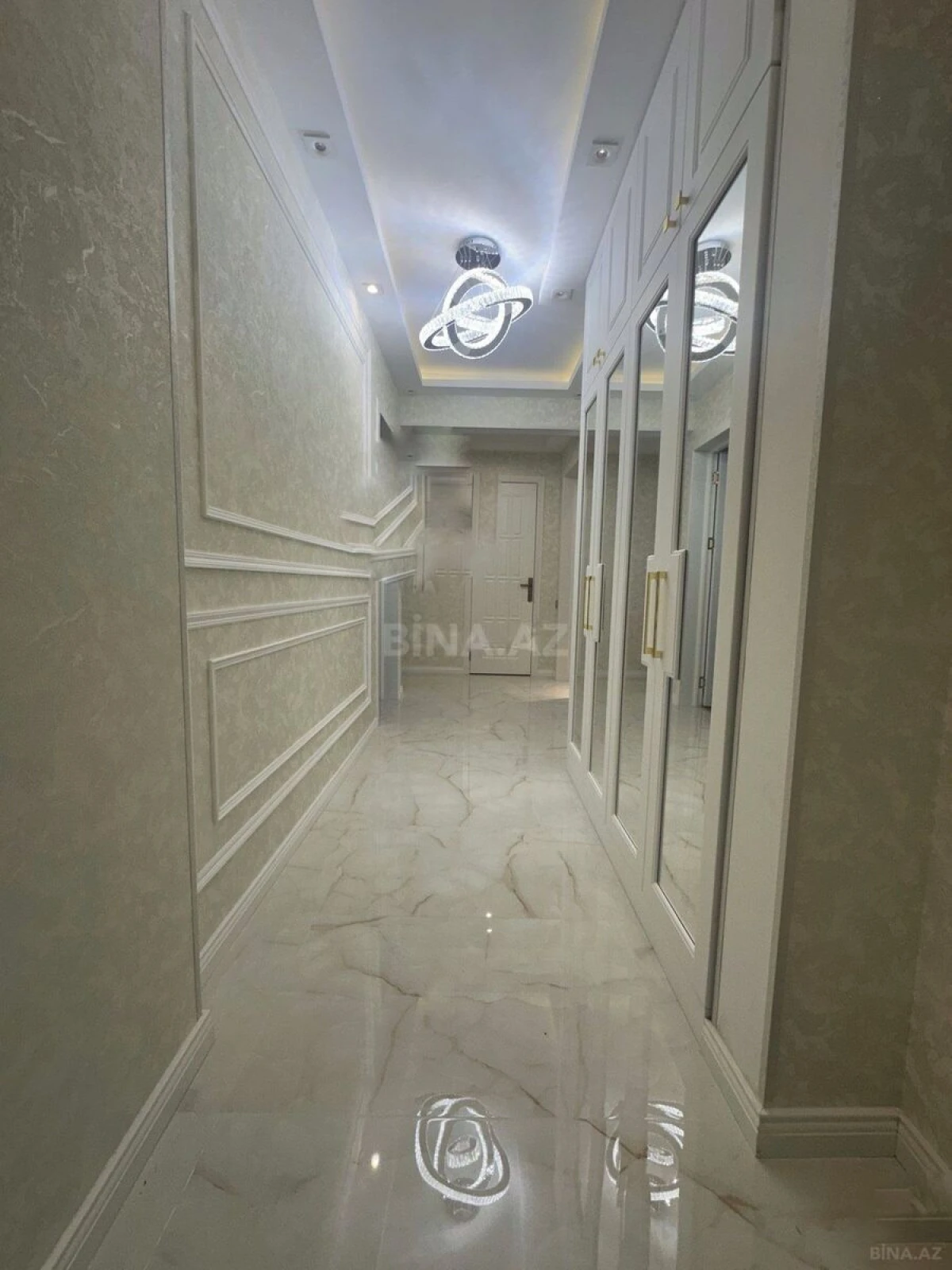 Satılır 3 otaqlı mənzil 95 m²