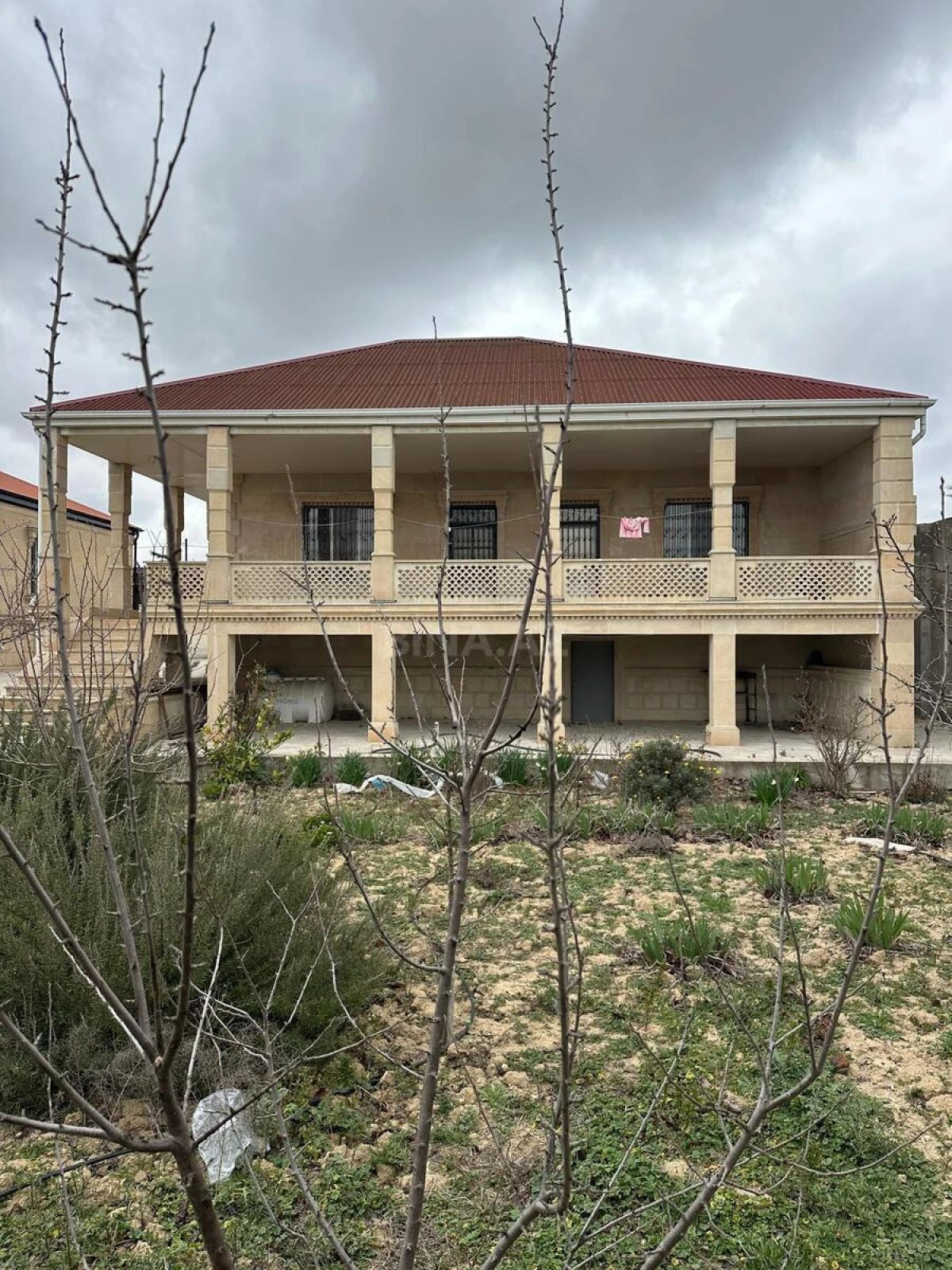 Satılır 4 otaqlı həyət evi 280 m²