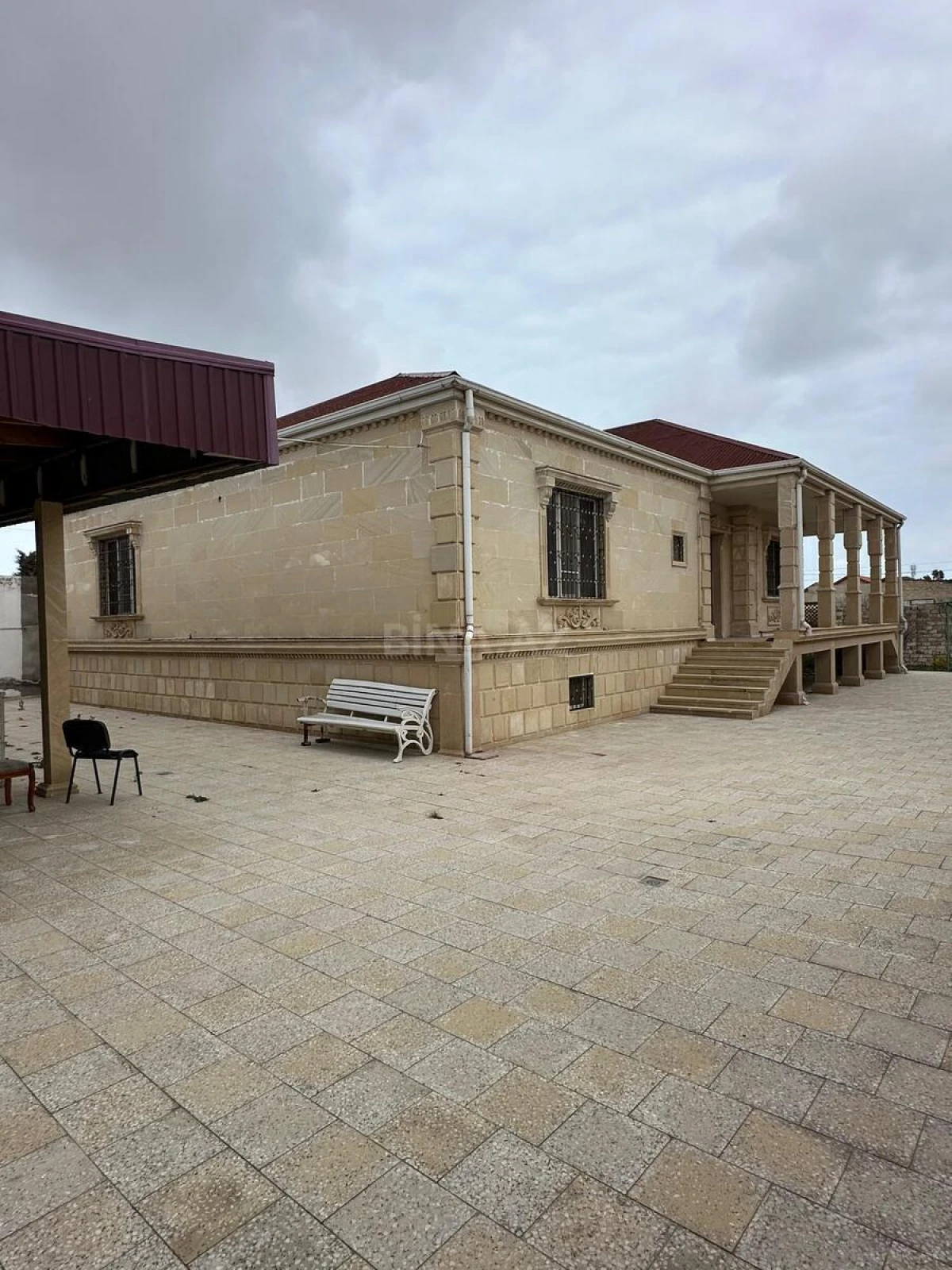 Satılır 4 otaqlı həyət evi 280 m²