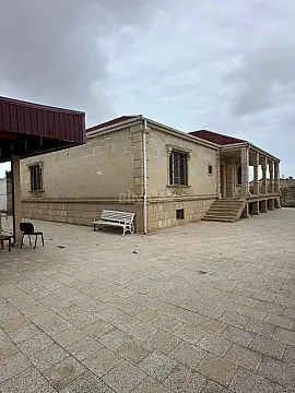 Satılır 4 otaqlı həyət evi 280 m²