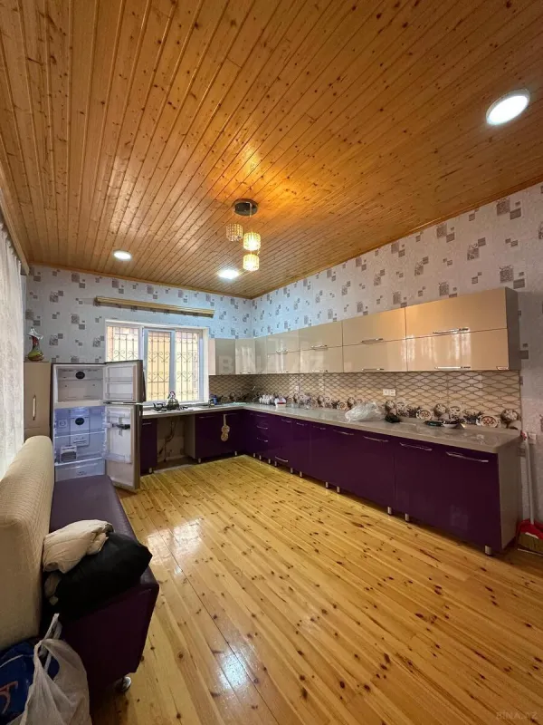 Satılır 4 otaqlı həyət evi 280 m²