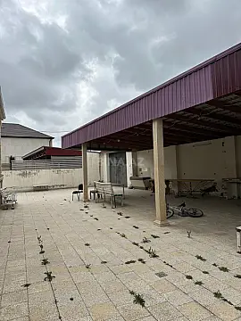 Satılır 4 otaqlı həyət evi 280 m²