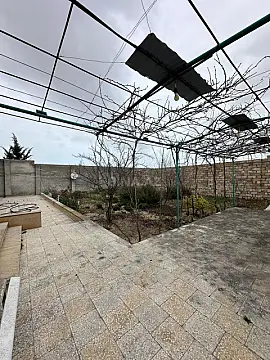Satılır 4 otaqlı həyət evi 280 m²