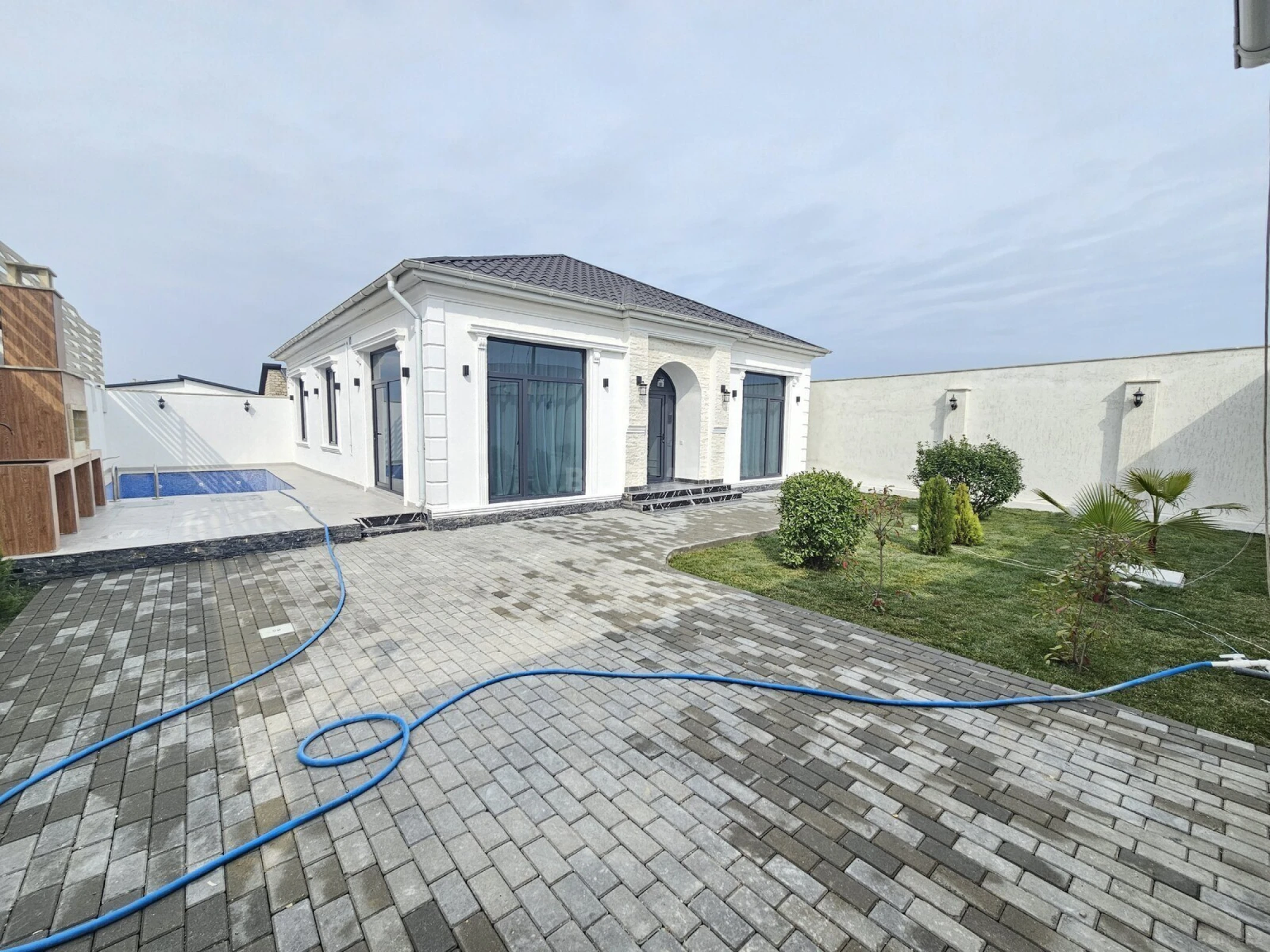 Satılır 4 otaqlı həyət evi 150 m²