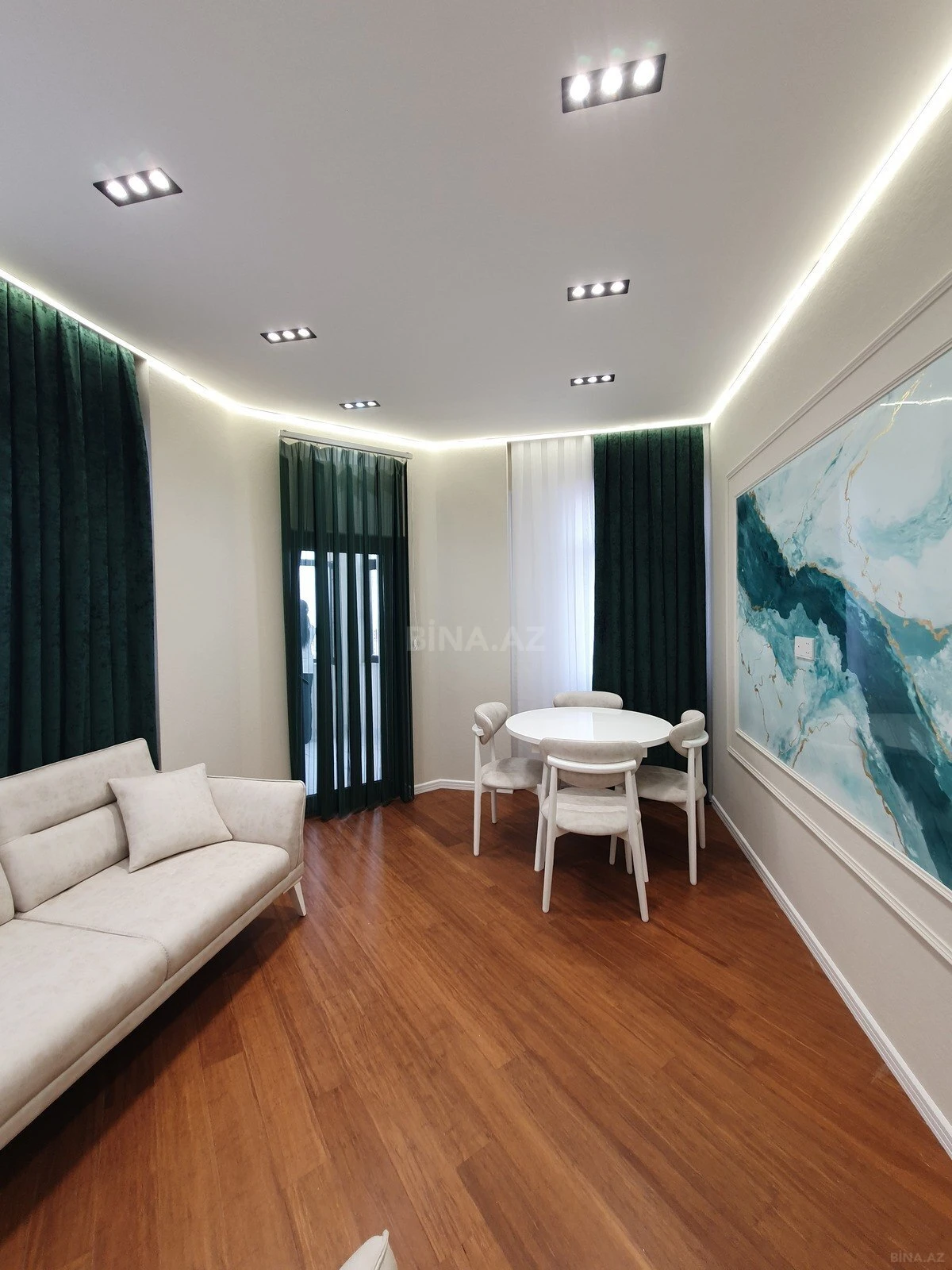 Satılır 2 otaqlı mənzil 70 m²