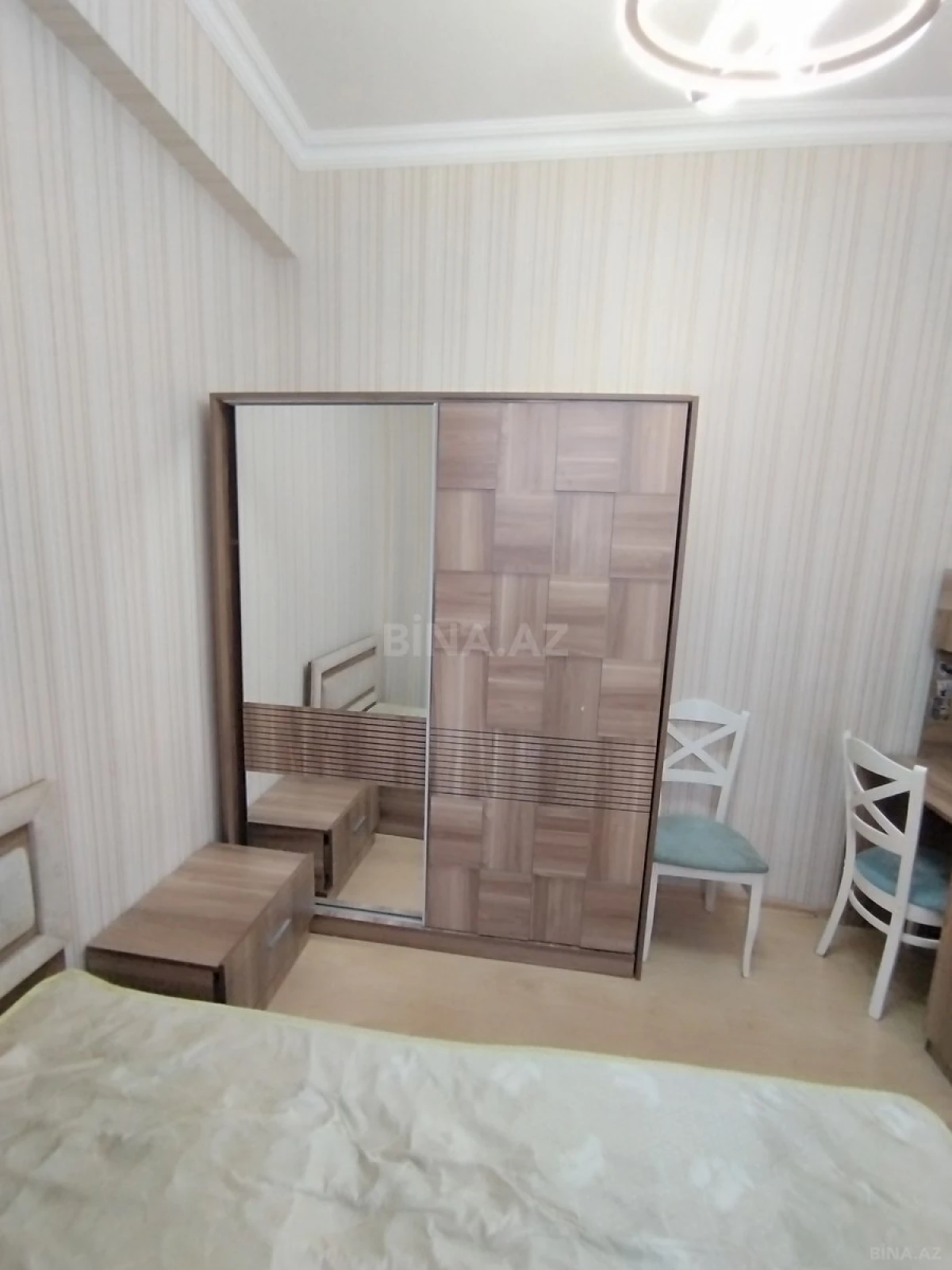 Kirayə verilir 2 otaqlı mənzil 75 m²