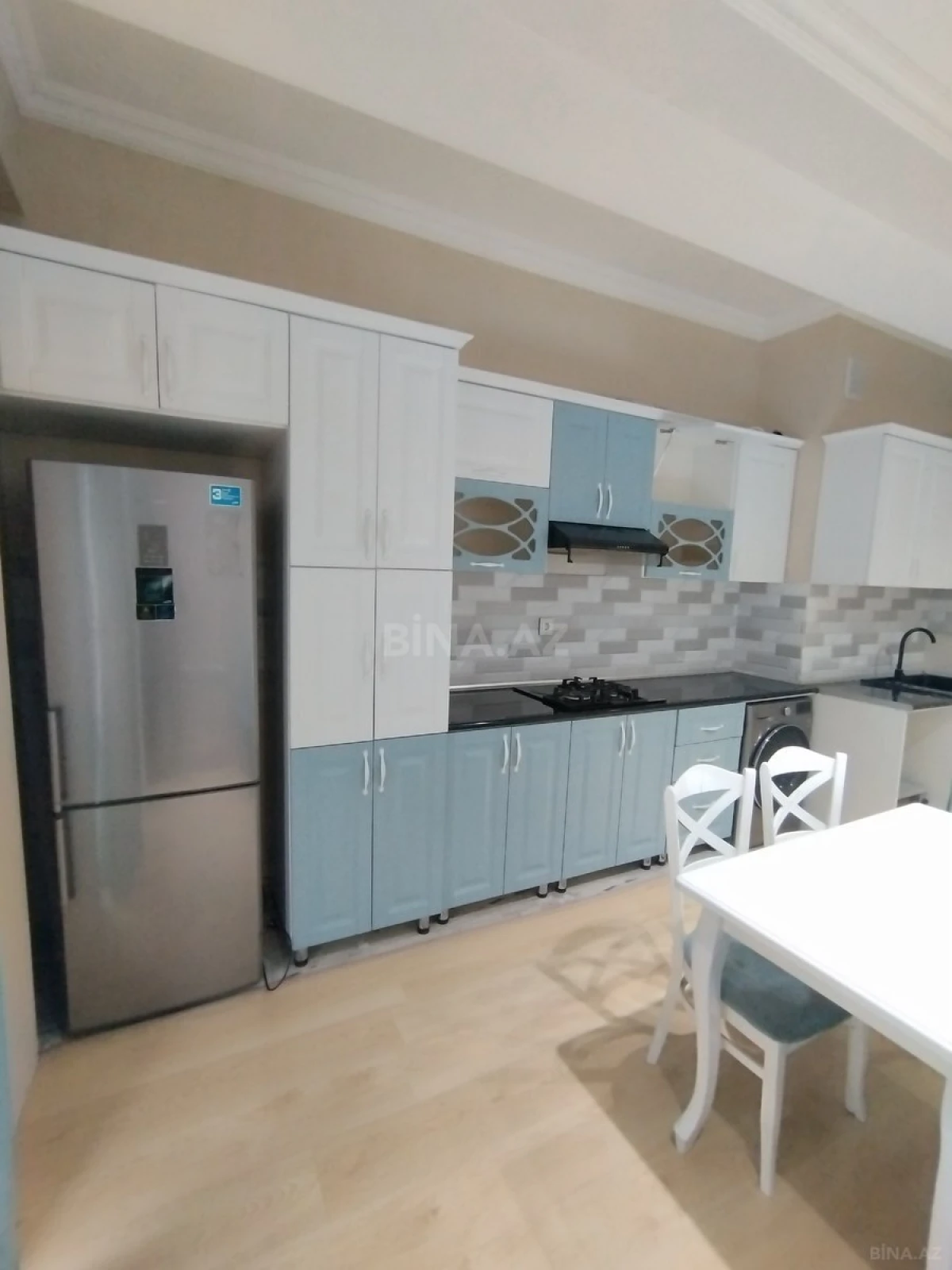 Kirayə verilir 2 otaqlı mənzil 75 m²