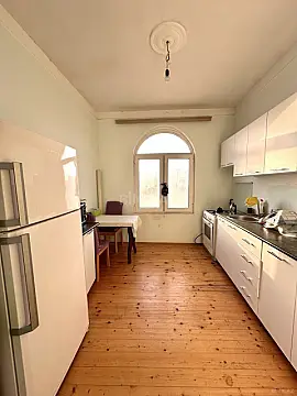Satılır 12 otaqlı həyət evi 300 m²