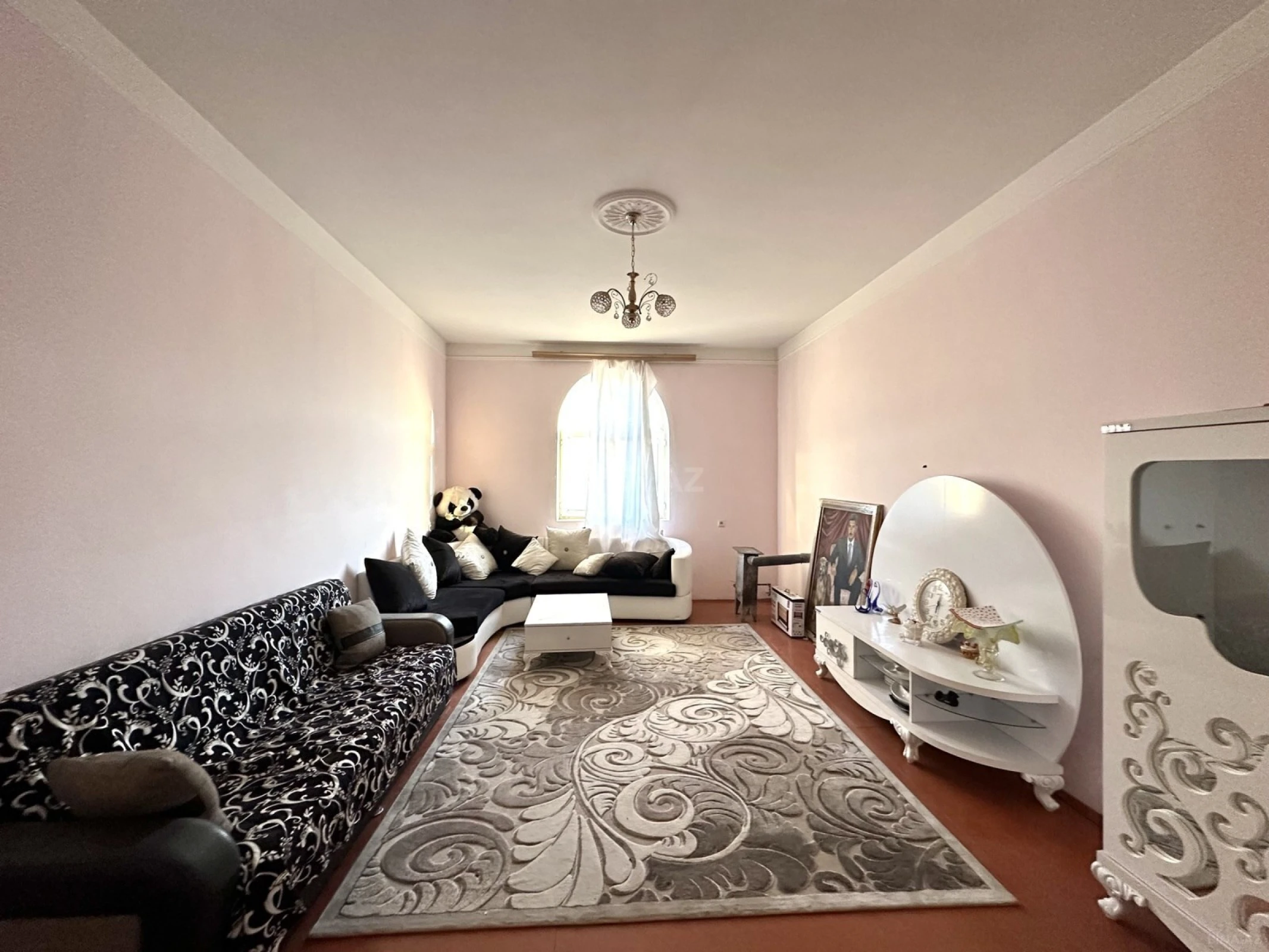 Satılır 12 otaqlı həyət evi 300 m²