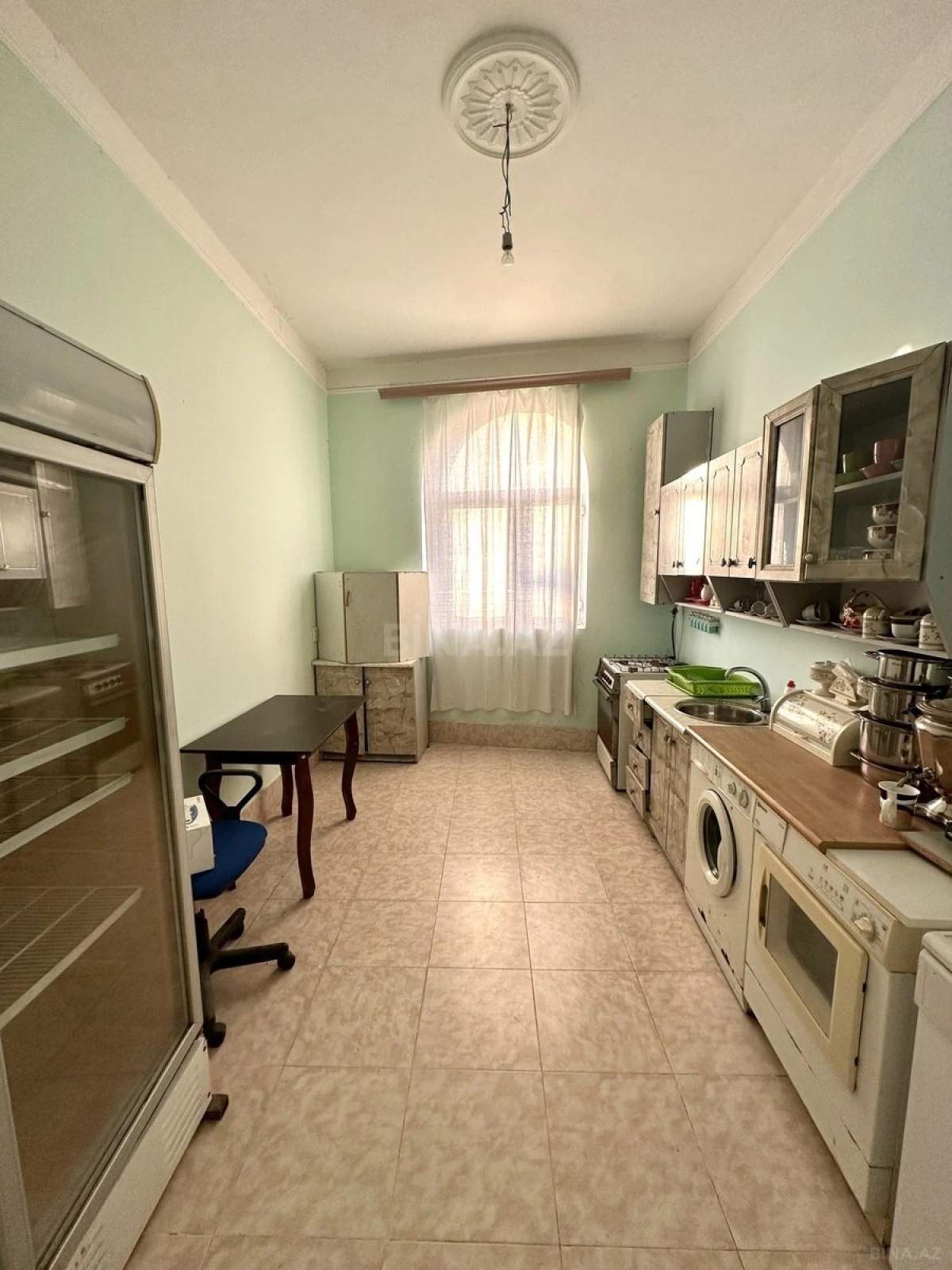 Satılır 12 otaqlı həyət evi 300 m²