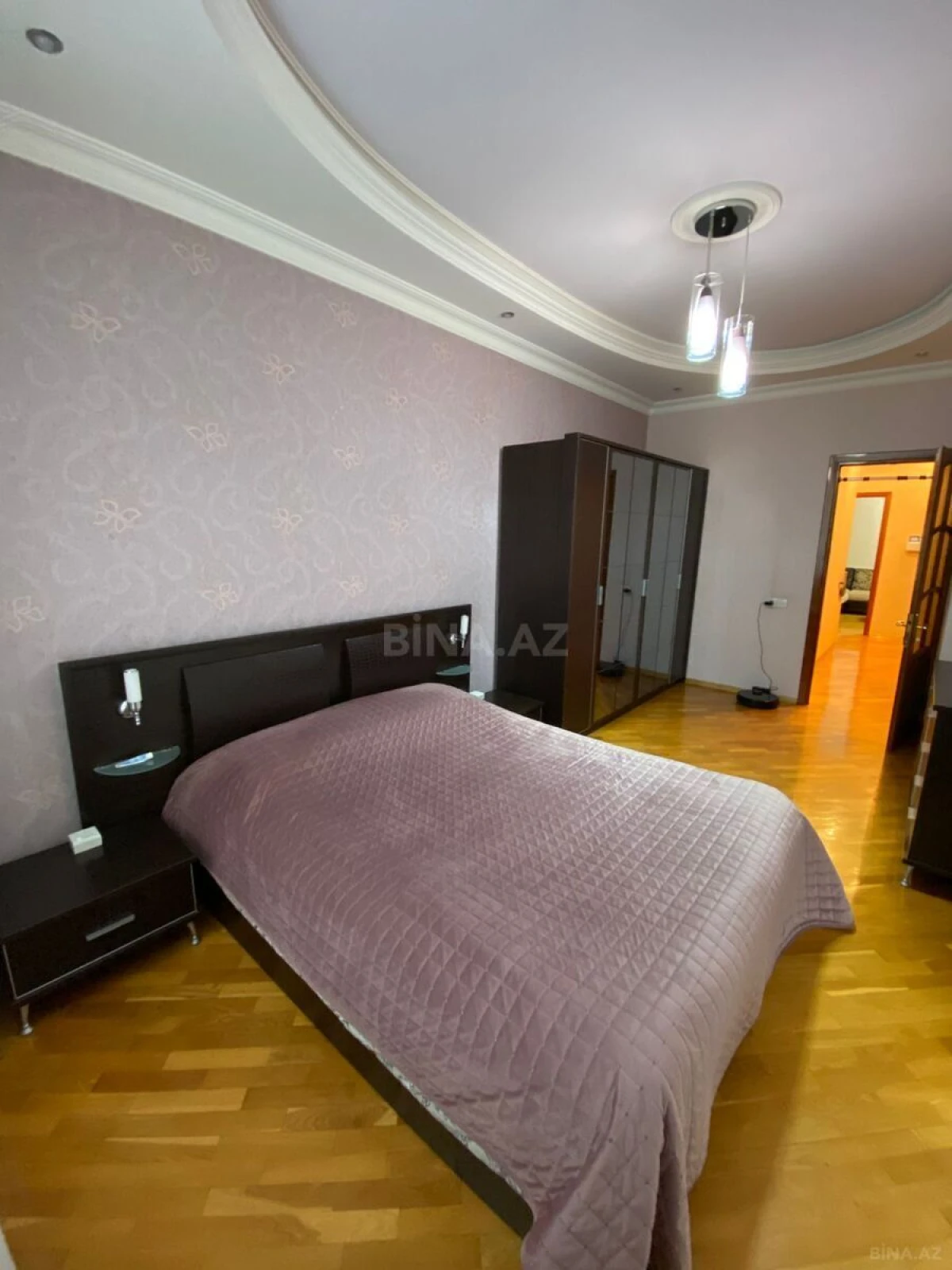 Satılır 3 otaqlı mənzil 118 m²