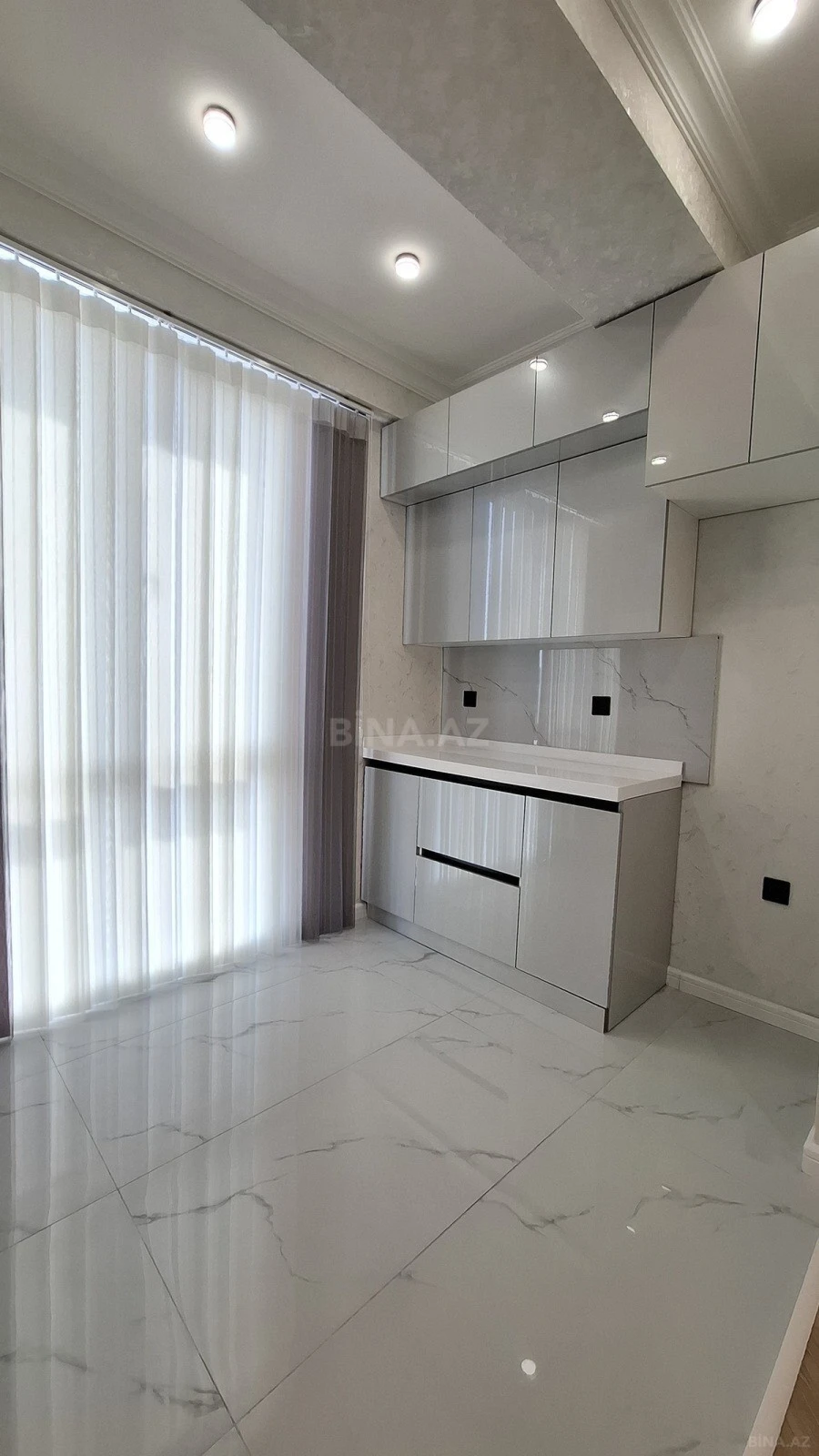 Satılır 2 otaqlı mənzil 57 m²
