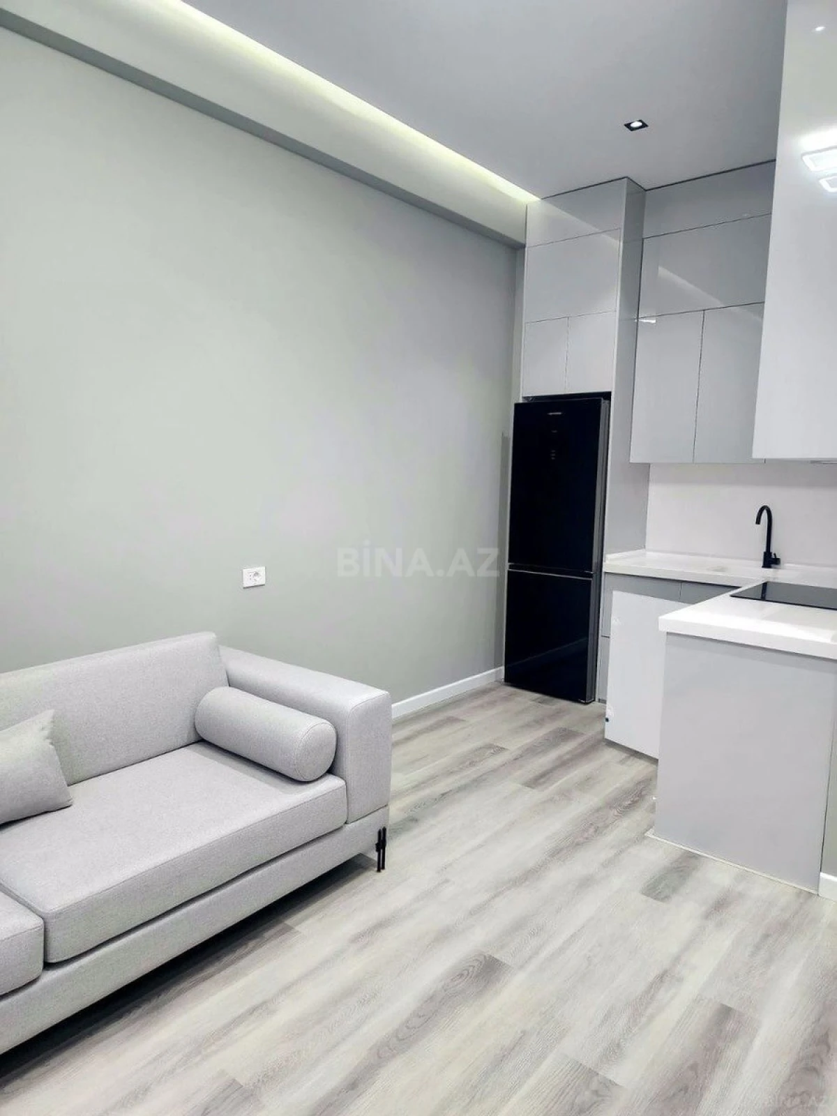 Satılır 1 otaqlı mənzil 52 m²