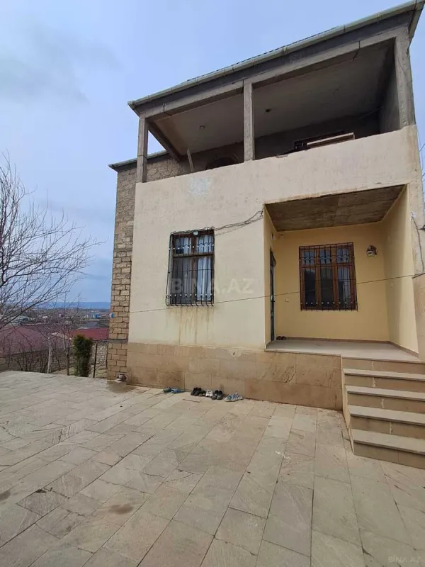 Satılır 5 otaqlı həyət evi 230 m²