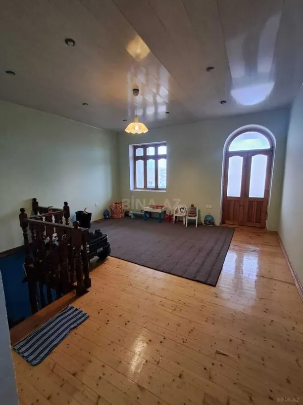 Satılır 5 otaqlı həyət evi 230 m²