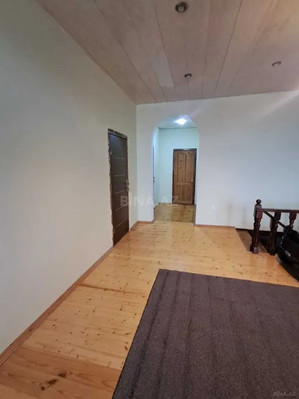 Satılır 5 otaqlı həyət evi 230 m²
