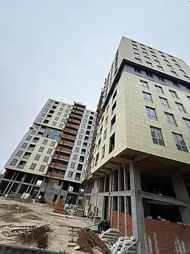 Satılır 4 otaqlı mənzil 139.2 m²