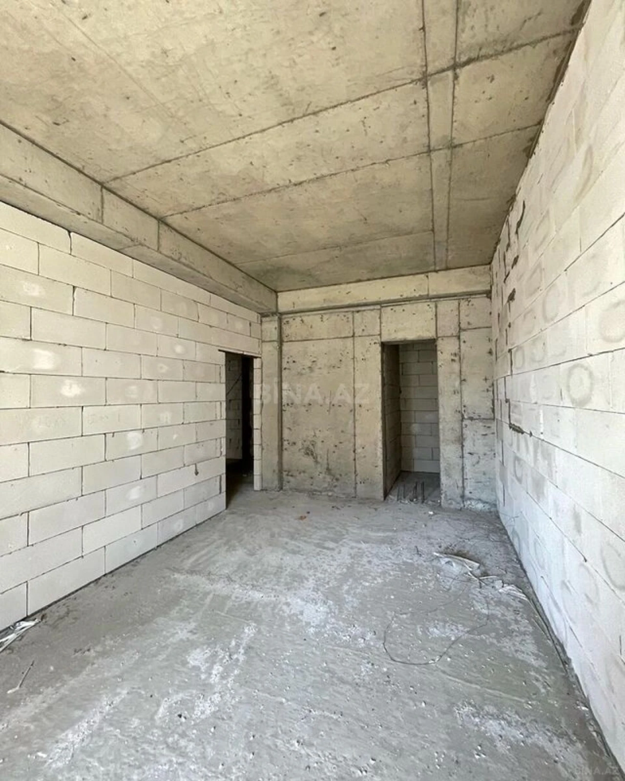 Satılır 4 otaqlı mənzil 139.2 m²