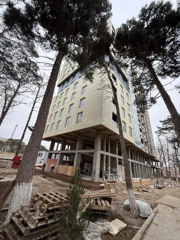 Satılır 4 otaqlı mənzil 139.2 m²