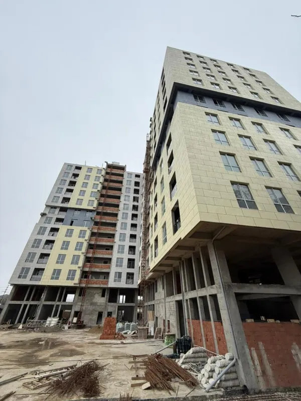 Satılır 4 otaqlı mənzil 139.2 m²