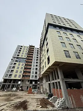 Satılır 4 otaqlı mənzil 139.2 m²