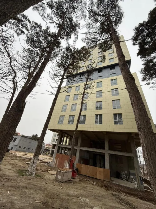 Satılır 4 otaqlı mənzil 139.2 m²