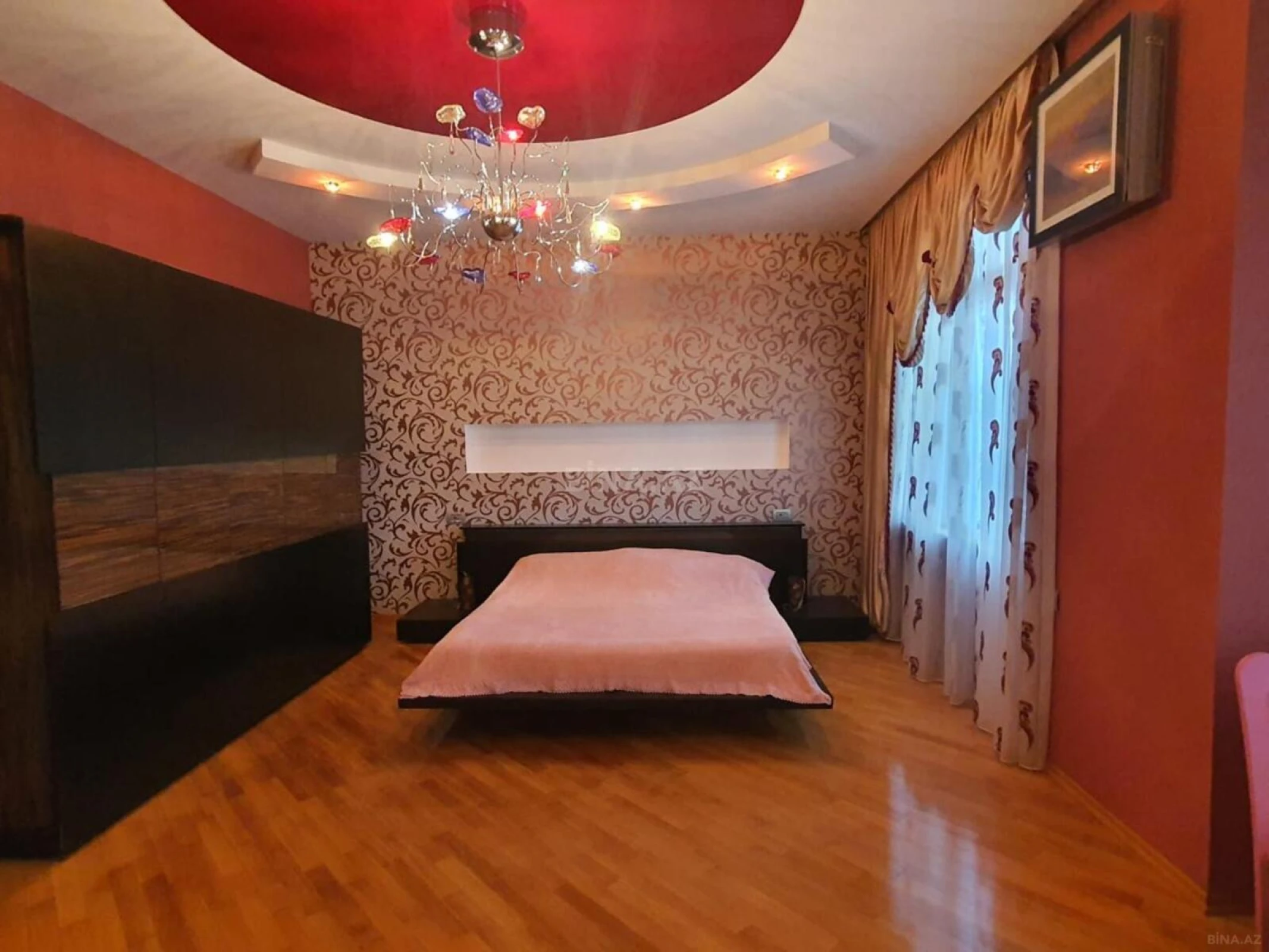 Satılır 3 otaqlı mənzil 145 m²