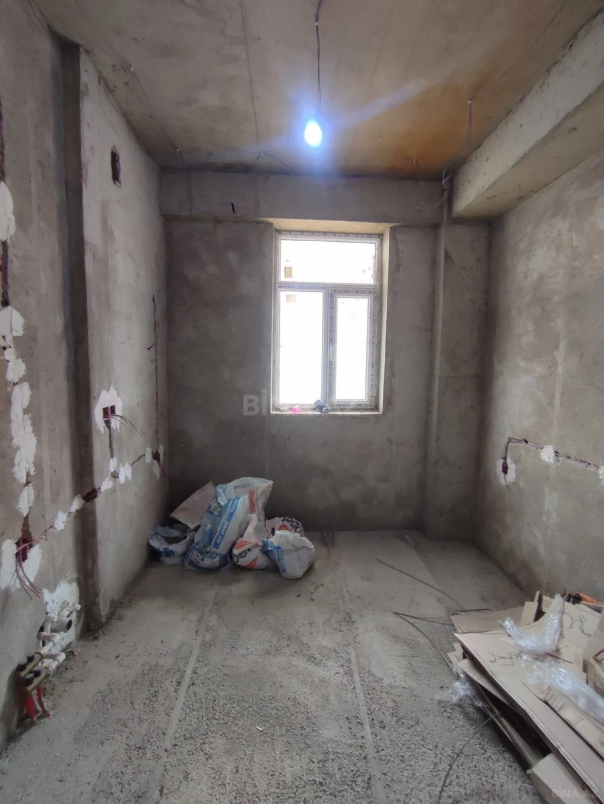 Satılır 2 otaqlı mənzil 52 m²