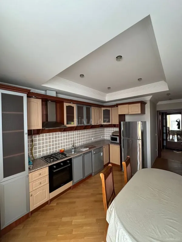 Kirayə verilir 2 otaqlı mənzil 80 m²