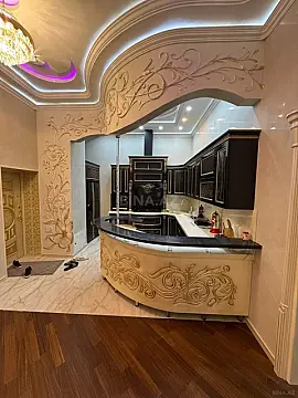 Satılır 4 otaqlı mənzil 145 m²