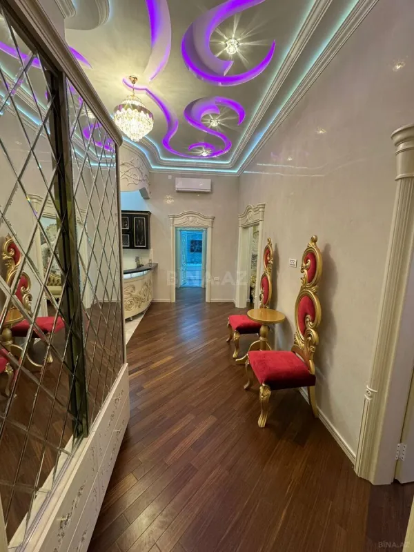 Satılır 4 otaqlı mənzil 145 m²