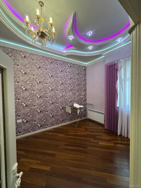 Satılır 4 otaqlı mənzil 145 m²