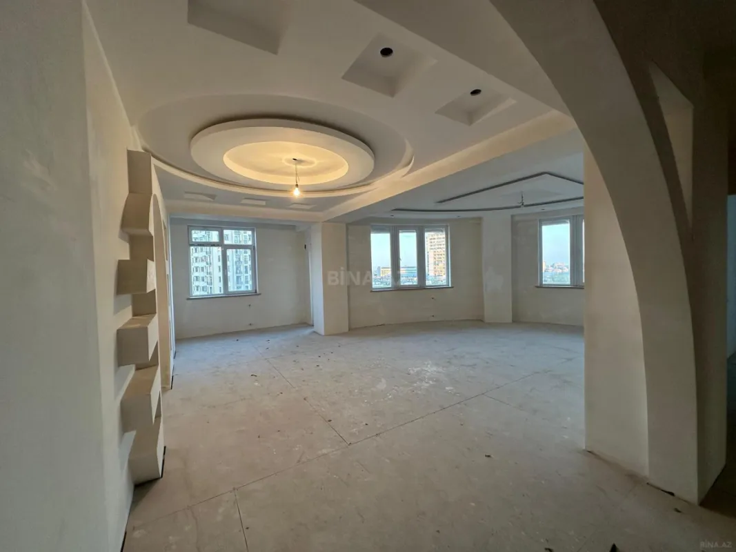 Satılır 3 otaqlı mənzil 156 m²