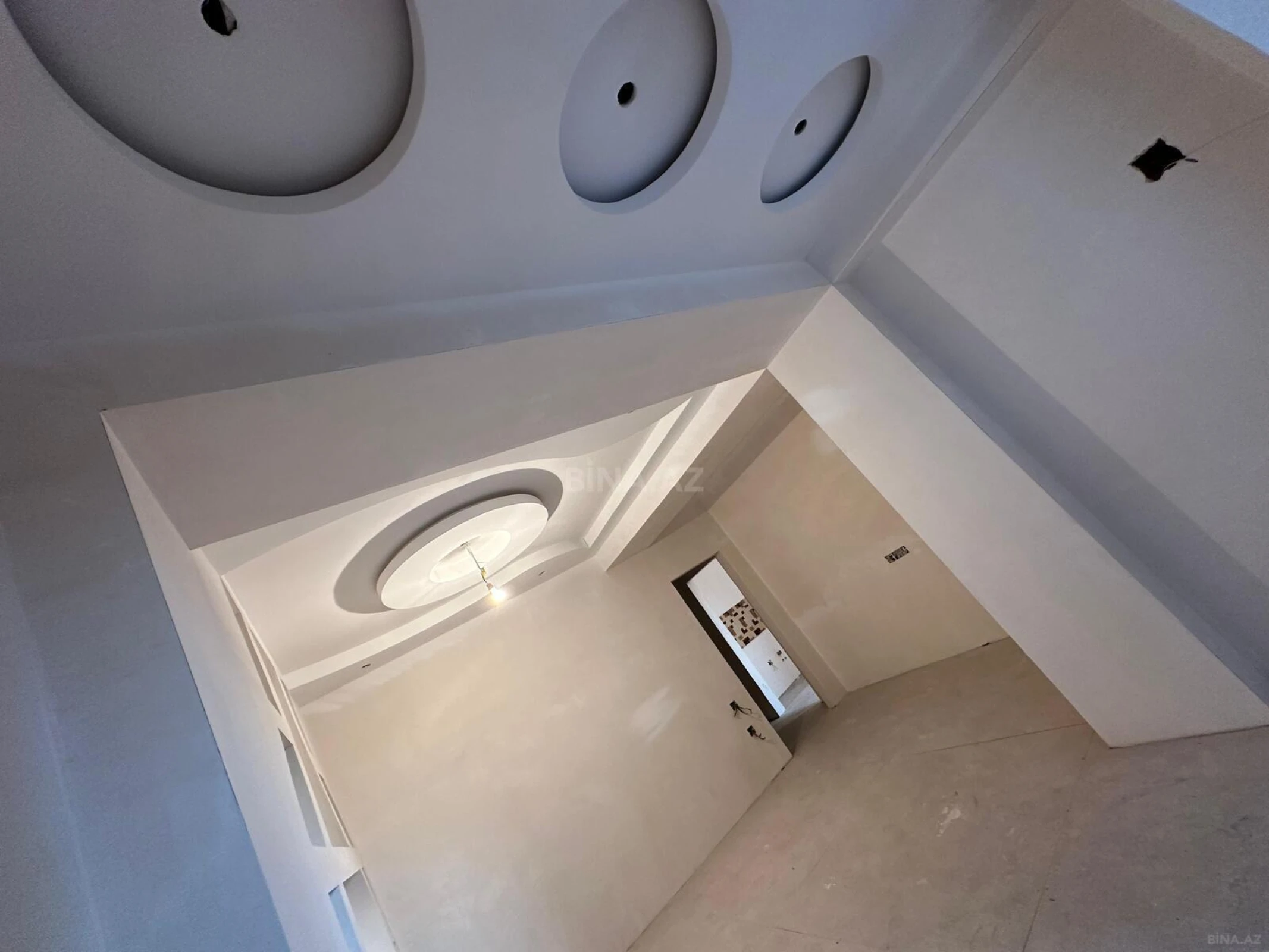 Satılır 3 otaqlı mənzil 156 m²