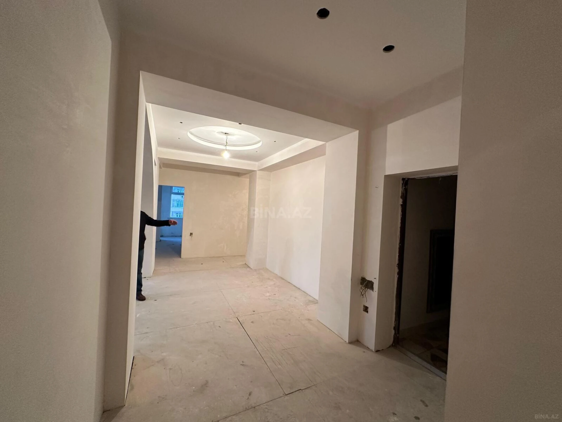 Satılır 3 otaqlı mənzil 156 m²