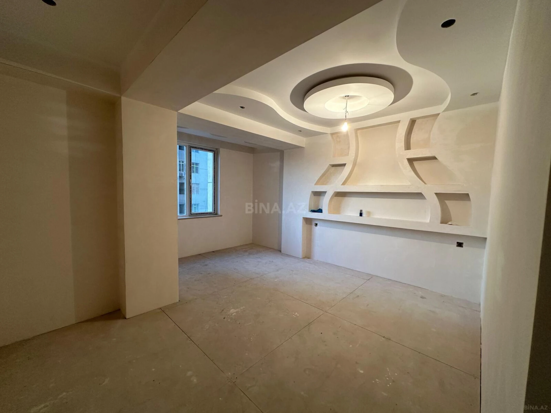 Satılır 3 otaqlı mənzil 156 m²