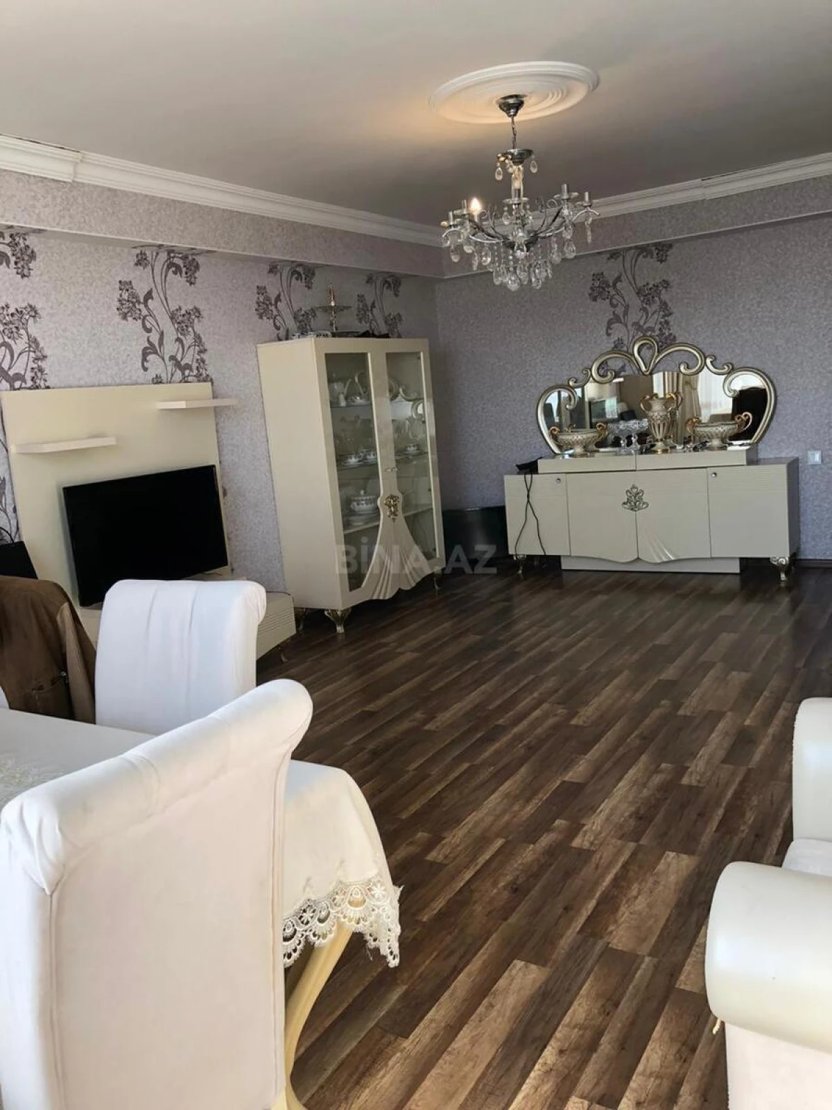 Satılır 2 otaqlı mənzil 105 m²