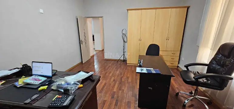 Satılır obyekt 300 m²