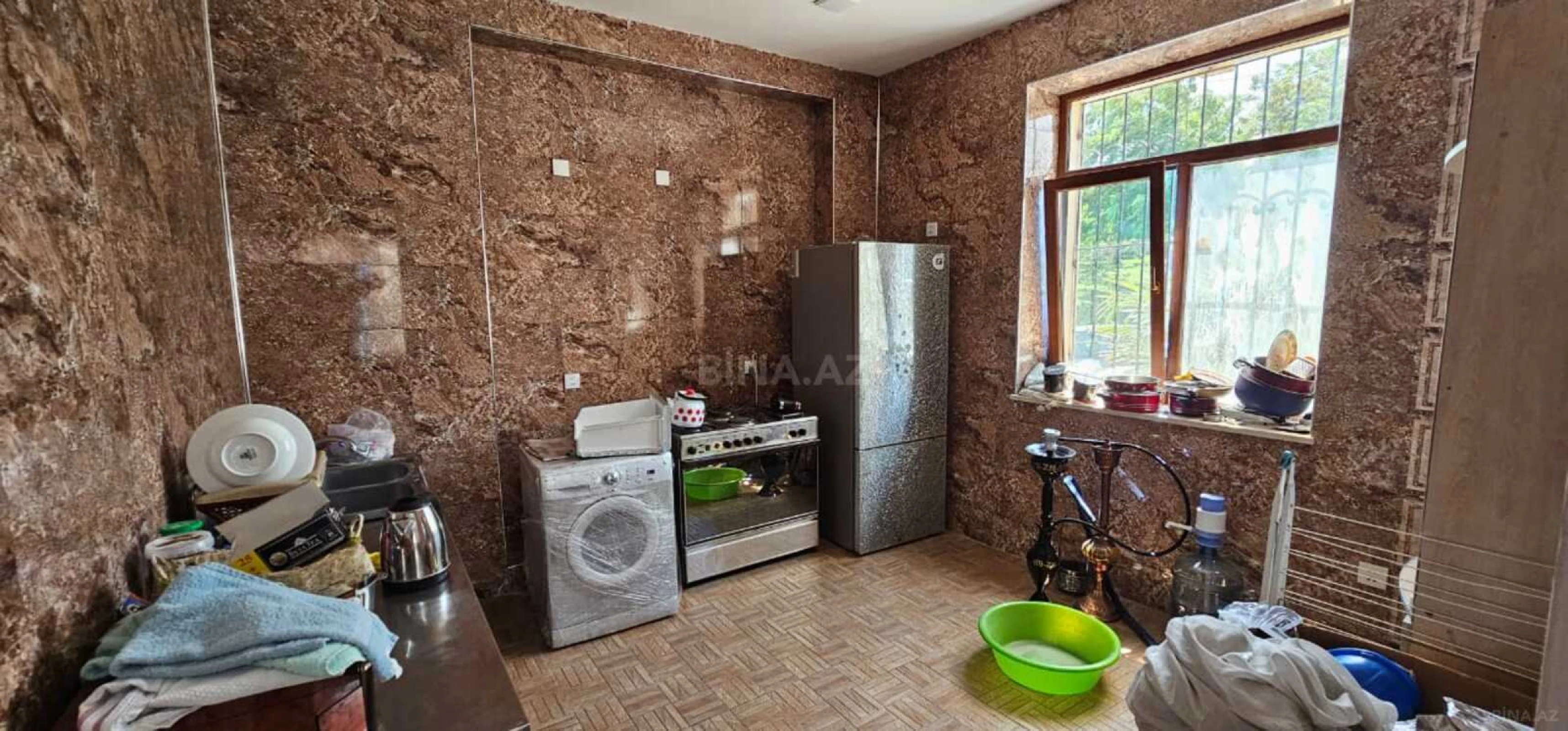 Satılır obyekt 300 m²