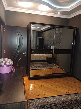 Satılır 3 otaqlı mənzil 132 m²