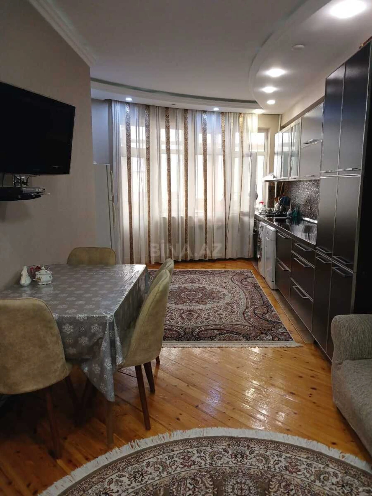 Satılır 3 otaqlı mənzil 132 m²